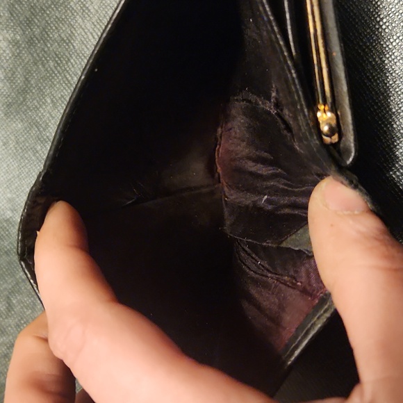 Chanel kiss lock wallet - Picture 8 of 9